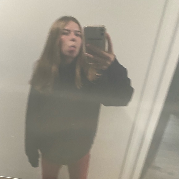 Meet your Posher, Alia - Picture 1 of 1